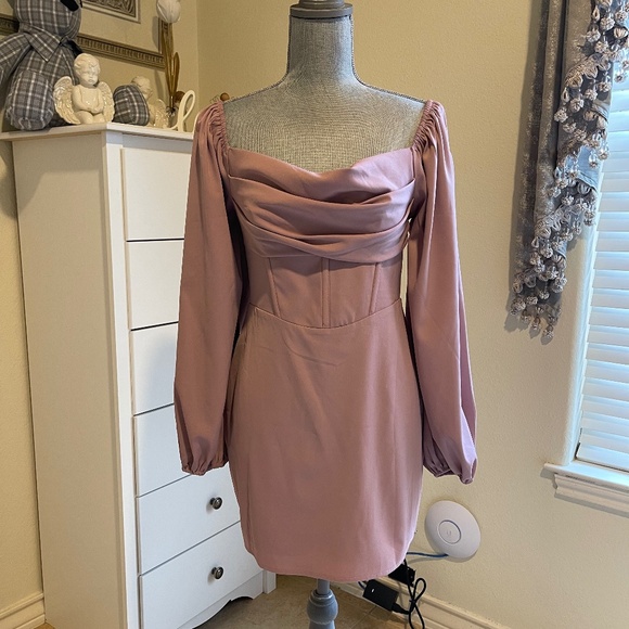 Princess Polly Dress in a Beautiful Mauve Color Size 4 - Picture 1 of 4